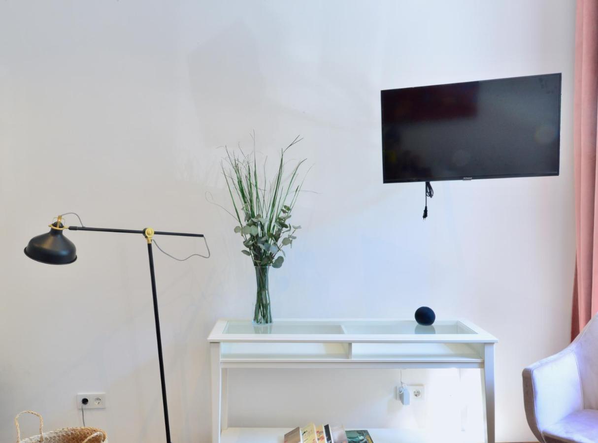 Charming Studio In Servitenviertel I Apartment Wina Bagian luar foto