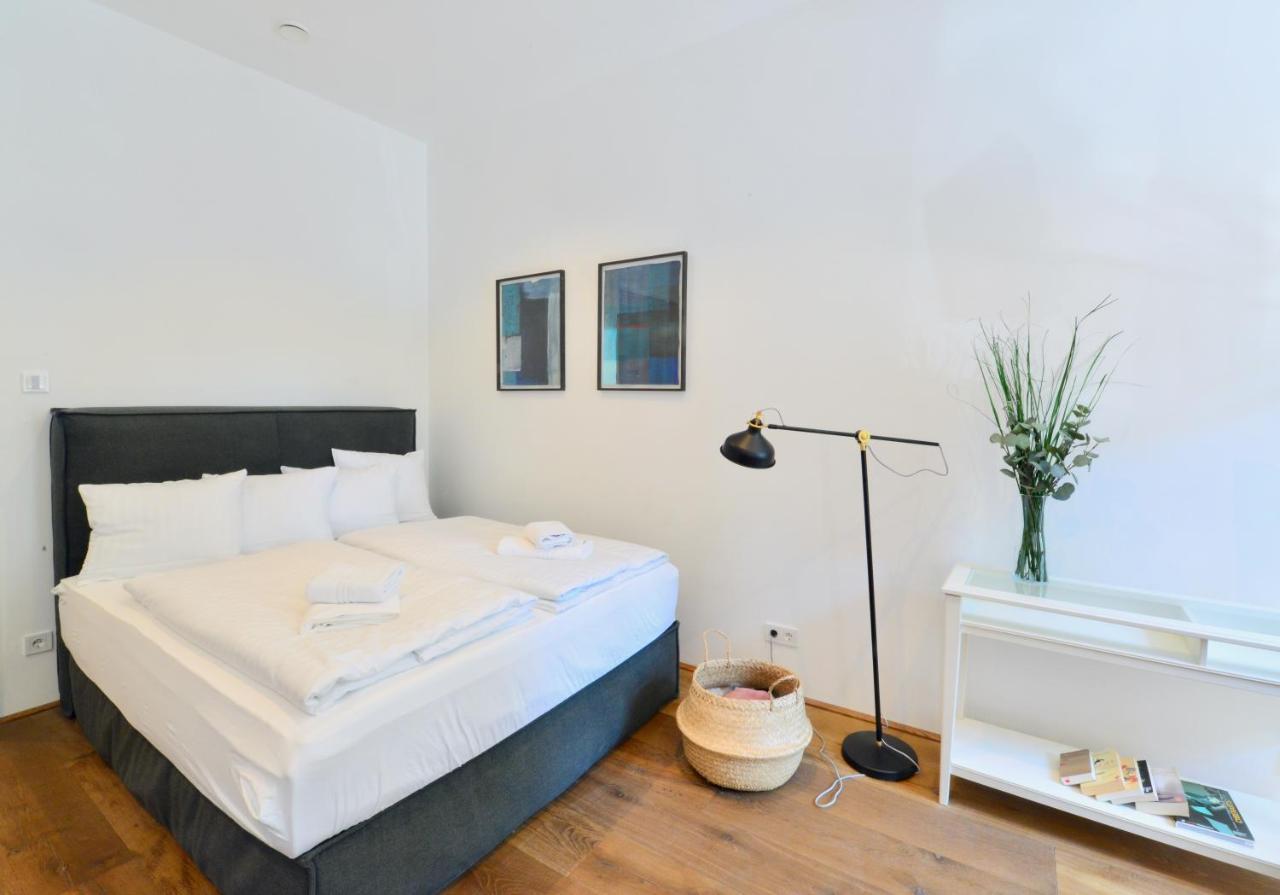 Charming Studio In Servitenviertel I Apartment Wina Bagian luar foto